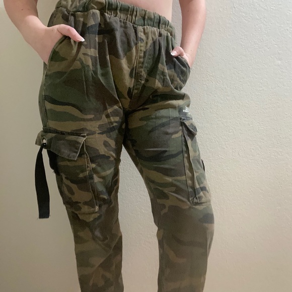 Camo Synched Pants - Picture 3 of 3